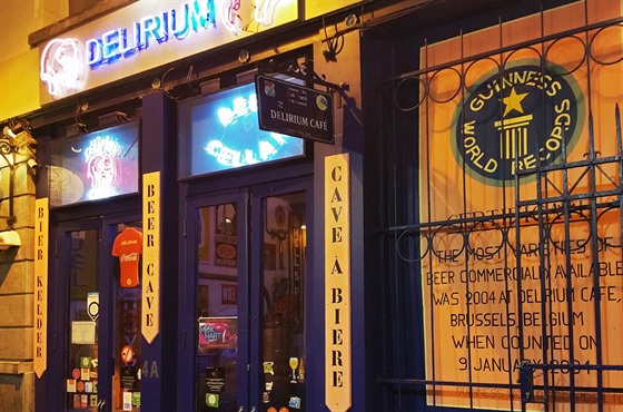Legendární bar Delirium Tremens, který nabízí desítky druh piv. Od merukových...
