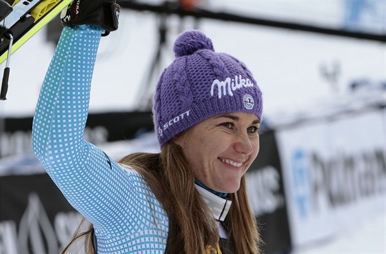 árka Strachová se raduje z tetího místa v nedlním slalomu v Aspenu.