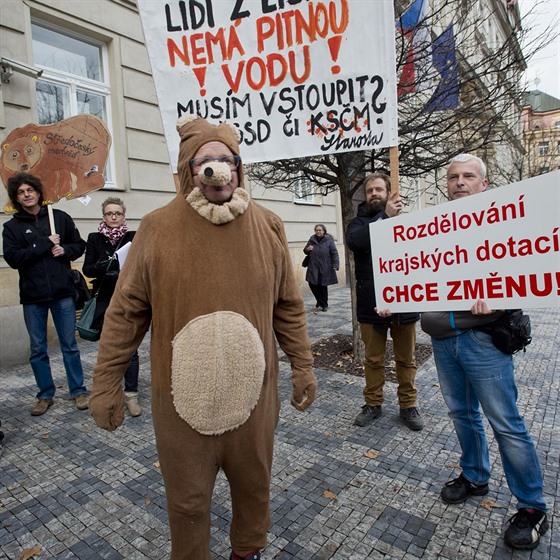 Demonstrace nkterých stedoeských starost proti údajnému nespravedlivému...