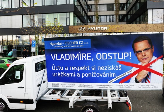 Demonstrace kvli éfovi Hyundai Vladimíru Voickému.