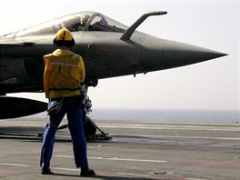 Letadlová lo Charles de Gaulle, letoun Rafale