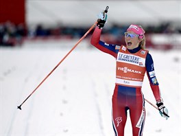 Therese Johaugov slav triumf ve sthacm zvod klasickou technikou v Ruce.