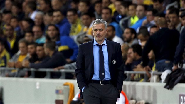 Jos Mourinho, trenr fotbalist Chelsea, bhem utkn Ligy mistr na hiti Maccabi Tel Aviv.