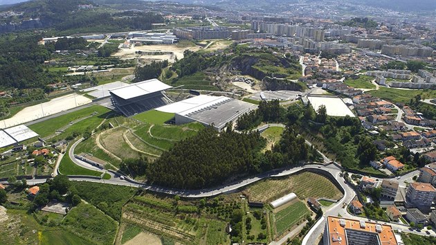 Stadion v Braze Na jednom z nejzajímavjích fotbalových stadion svta se...