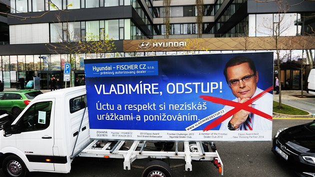 Demonstrace kvli fovi Hyundai Vladimru Voickmu.