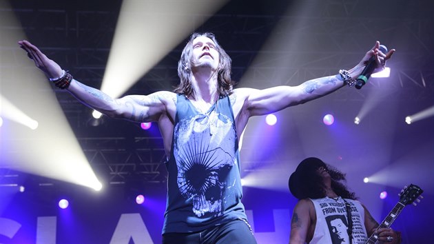 Slashv zpvk Myles Kennedy (Praha, 19. listopadu 2015)