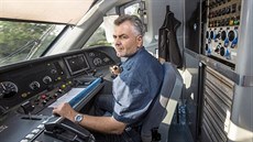 Zda strojvedoucí dodržují pravidelné bezpečnostní přestávky, zatím nikdo... Zda strojvedoucí dodržují pravidelné bezpečnostní přestávky, zatím nikdo...