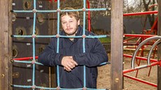 Dominik Landsman, autor Deníčku moderního fotra, nabízí místo termínu mateřská... Dominik Landsman, autor Deníčku moderního fotra, nabízí místo termínu mateřská...