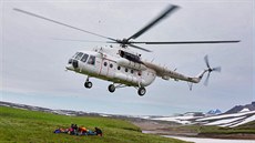 Civilní verze ruského vrtulníku Mi-8 (ilustrační snímek) Civilní verze ruského vrtulníku Mi-8 (ilustrační snímek)