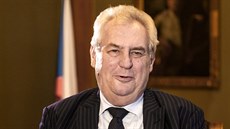 Prezident Miloš Zeman během rozhovoru pro MF DNES (25. listopadu 2015) Prezident Miloš Zeman během rozhovoru pro MF DNES (25. listopadu 2015)