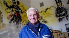 František Jeníček v životě skloubil motorky a kominictví. František Jeníček v životě skloubil motorky a kominictví.