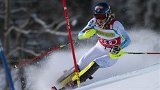 Mikaela Shiffrinová na trati slalomu v Aspenu