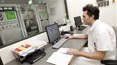 Látka se vyrábí z části v Lineárním urychlovači (cyclotronu). Na fotografiích... Látka se vyrábí z části v Lineárním urychlovači (cyclotronu). Na fotografiích...