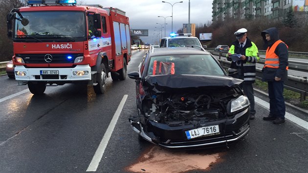 Hromadn nehoda se stala v prask Libereck ulici (30.11.2015).