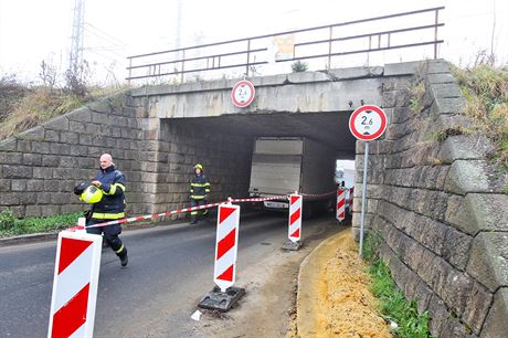 Pod viadukt u elezniní stanice Karlovy Vary - Dvory se neveel skíový...