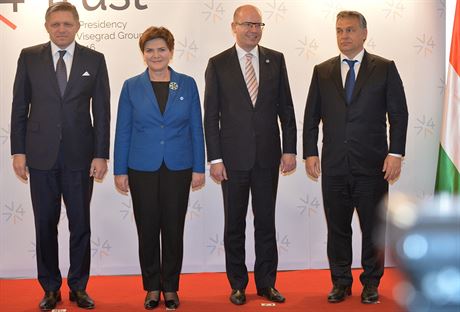 Premiéi zemí visegrádské tyky, Slovák Robert Fico, Polka Beata Szydlová,...