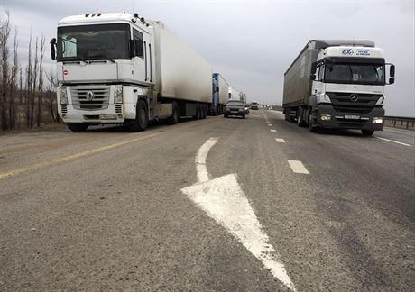 Do protest se zapojili i idii kamion na výjezdu z Volgogradu (1. prosince...
