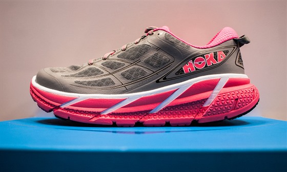 TEST: Hoka One One Clifton 2 - nejleh a nejmk objemov silnin bota na...