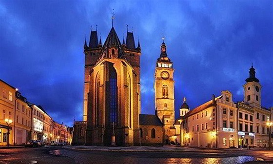 Pi pedvánoním bhu Christmas Night Run si uijete atmosféru osvtleného...