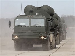 Rusk protiletadlov raketov systm dalekho dosahu S-400