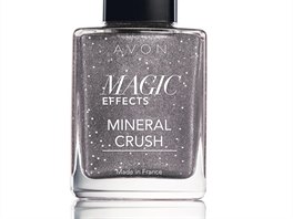 Lak na nehty Magic Efect Mineral Crush s stbrnmi tpytkami a matnm efektem.