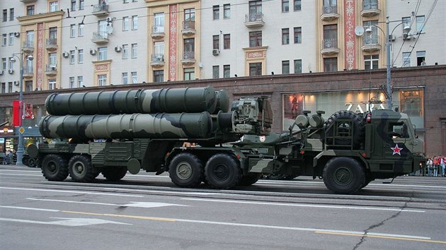 Rusk protiletadlov raketov systm dalekho dosahu S-400