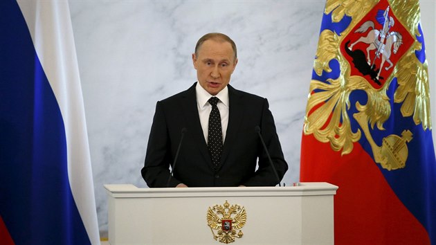 Vladimir Putin bhem kadoronho poselstv o stavu zem (3. prosince 2015)