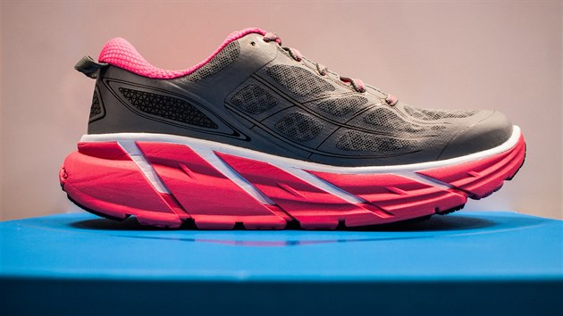 TEST: Hoka One One Clifton 2 - nejleh a nejmk objemov silnin bota na trhu.