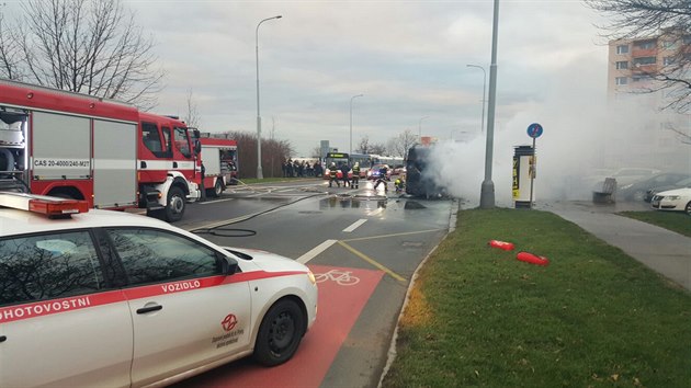 V praskch Letanech hoel autobus prask hromadn dopravy (2.12.2015).