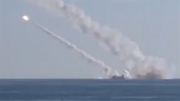 Rusk ponorka Rostov na Donu bombarduje islamisty.
