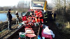 Hasii museli zranné pasaéry ze zdemolovaného vozu vystíhat.