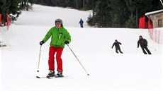 Ve skiareálu Klínovec se zaalo jezdit na sjezdovce Dámská. V provozu je díky...