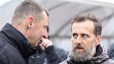 Petr Kouba (vlevo) a Karel Poborský při návštěvě fotbalové Jihlavy Petr Kouba (vlevo) a Karel Poborský při návštěvě fotbalové Jihlavy