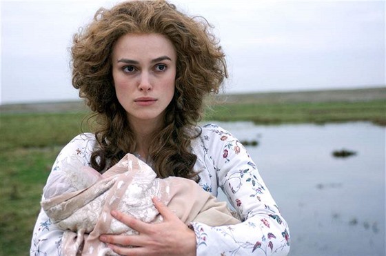 Keira Knightley ve filmu Vévodkyn.