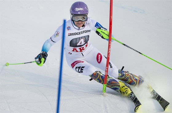 árka Strachová ve slalomu v Aare