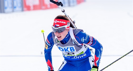 eská biatlonistka Veronika Vítková v cíli sprintu v Pokljuce.
