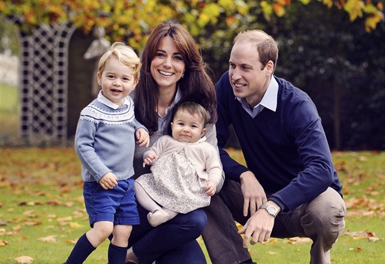 Princ William, jeho manelka Kate, princ George a princezna Charlotte na podzim...