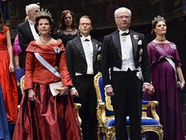 védská královna Silvia, princ Daniel, král Carl XVI.  Gustaf a korunní...