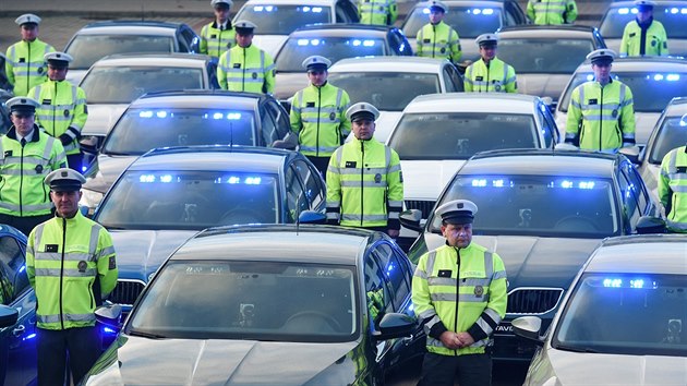 Policie pevzala 14. prosince v Mladé Boleslavi od zástupc automobilky koda...