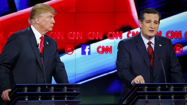 Podnikatel Donald Trump a sentor Ted Cruz (15. prosince 2015).