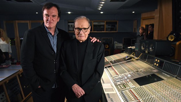 Reisr Quentin Tarantino spolen s hudebnm skladatelem Ennio Morriconem ve studiu Abbey Road