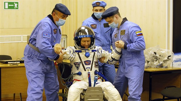 Tim Peake se v Kazachstnu pipravuje na odlet k Mezinrodn vesmrn stanici (15. prosince 2015)