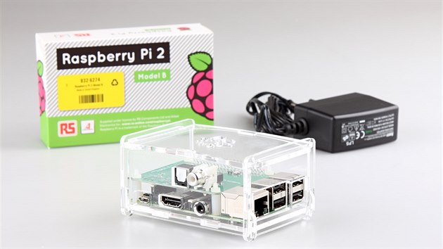 Zkompletovan Raspberry Pi2 pipraven na instalaci systmu.