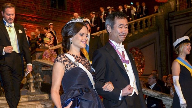 vdsk princezna Sofia a nositel Nobelovy ceny za fyziku Takaaki Kajita na slavnostn veei lauret ceny (Stockholm, 10. prosince 2015)