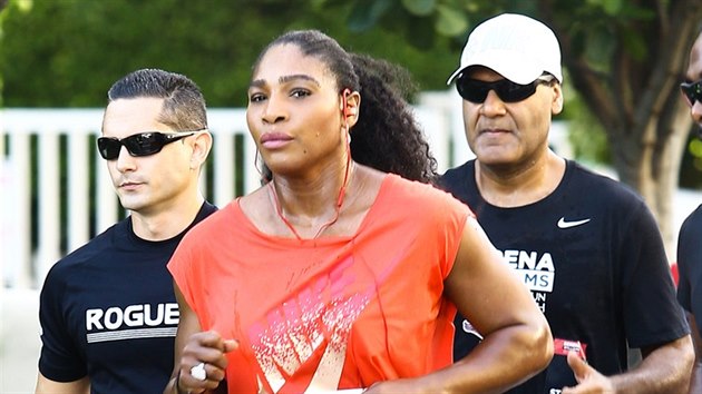 Serena Williamsov na charitativnm bhu pro svou nadaci (Miami, 13. prosince 2015)