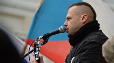 Na demonstraci vystoupil i zpěvák s neonacistickou minulostí Tomáš Ortel (12.... Na demonstraci vystoupil i zpěvák s neonacistickou minulostí Tomáš Ortel (12....