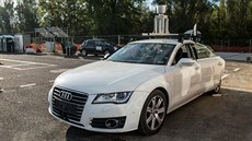 Prototyp autonomního vozu firmy Valeo. Bílé Audi A7 jezdí po českých silnicích. Prototyp autonomního vozu firmy Valeo. Bílé Audi A7 jezdí po českých silnicích.