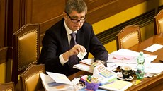 Předseda hnutí ANO Andrej Babiš se na mimořádné jednání Sněmovny k elektronické... Předseda hnutí ANO Andrej Babiš se na mimořádné jednání Sněmovny k elektronické...