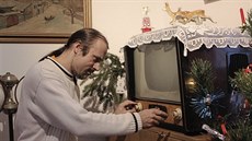 Televizní vysílání začalo v Československu teprve v roce 1953. „Televizor si... Televizní vysílání začalo v Československu teprve v roce 1953. „Televizor si...