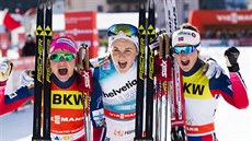 Tři nejlepší sprinterky z Davosu. Zleva druhá Maiken Caspersenová-Fallaová z... Tři nejlepší sprinterky z Davosu. Zleva druhá Maiken Caspersenová-Fallaová z...